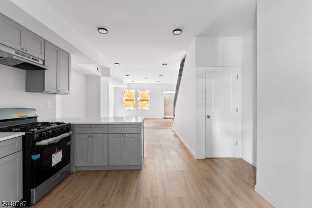 43 Cortland St, Newark City, NJ 07105