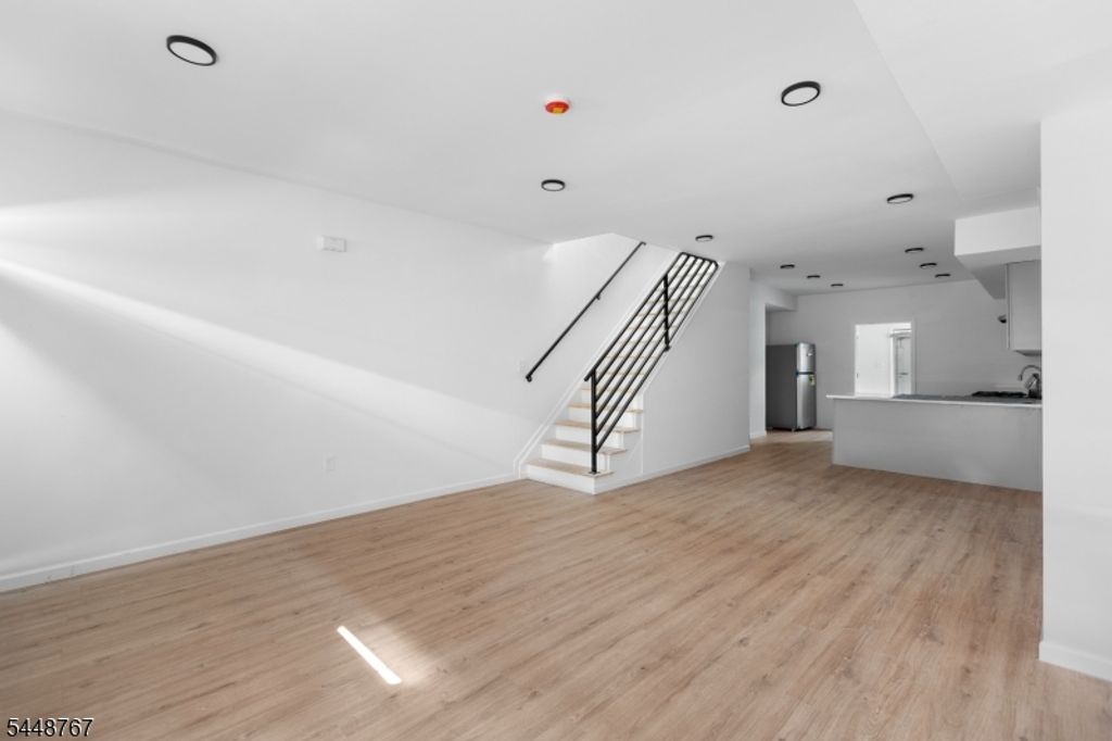 43 Cortland St, Newark City, NJ 07105 — photo 2