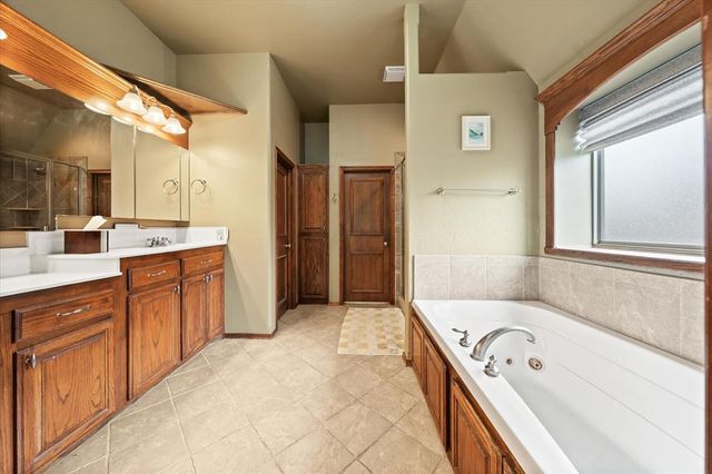 1113 NW 195th Street, Edmond, OK 73012