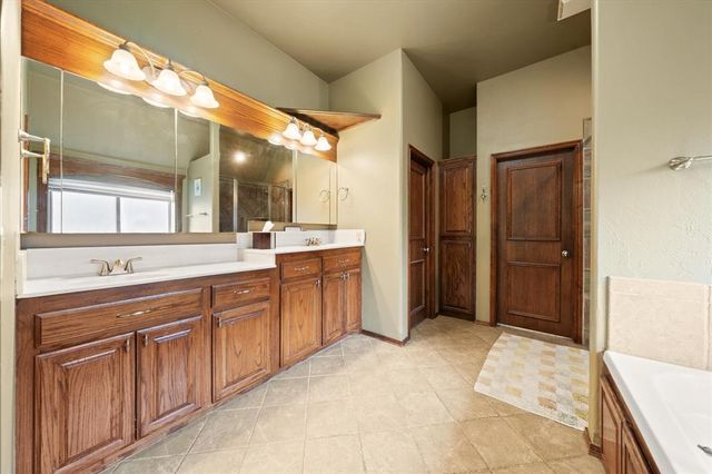 1113 NW 195th Street, Edmond, OK 73012