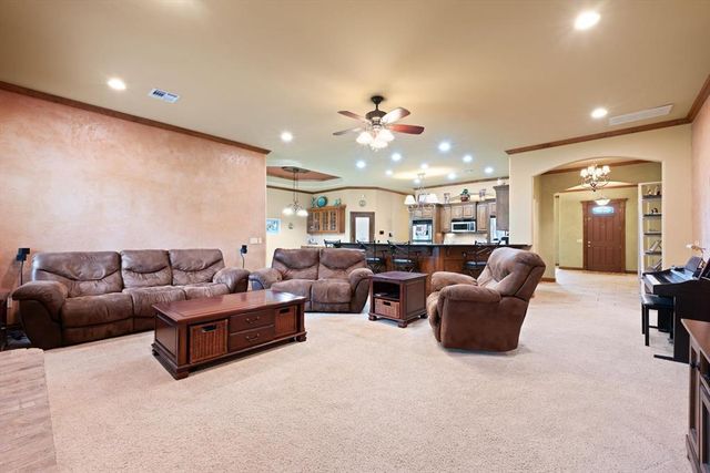 1113 NW 195th Street, Edmond, OK 73012