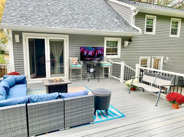 2221 Eastern Parkway, Niskayuna, NY 12309