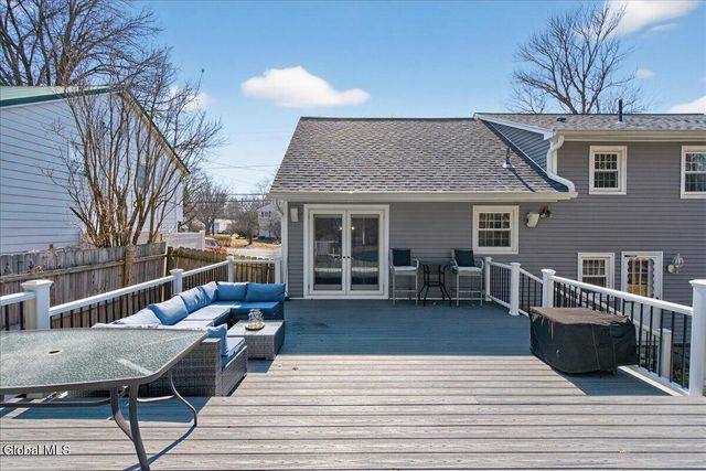 2221 Eastern Parkway, Niskayuna, NY 12309