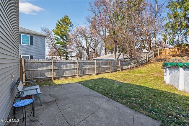 2221 Eastern Parkway, Niskayuna, NY 12309