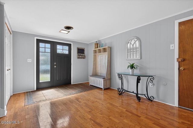 2221 Eastern Parkway, Niskayuna, NY 12309