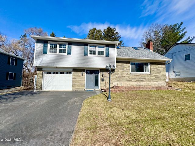 2221 Eastern Parkway, Niskayuna, NY 12309