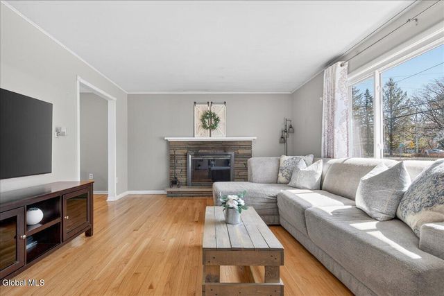 2221 Eastern Parkway, Niskayuna, NY 12309