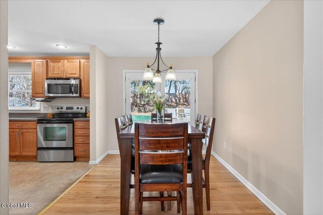 2221 Eastern Parkway, Niskayuna, NY 12309