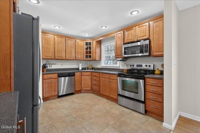 2221 Eastern Parkway, Niskayuna, NY 12309