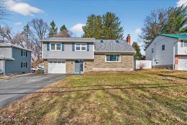 2221 Eastern Parkway, Niskayuna, NY 12309