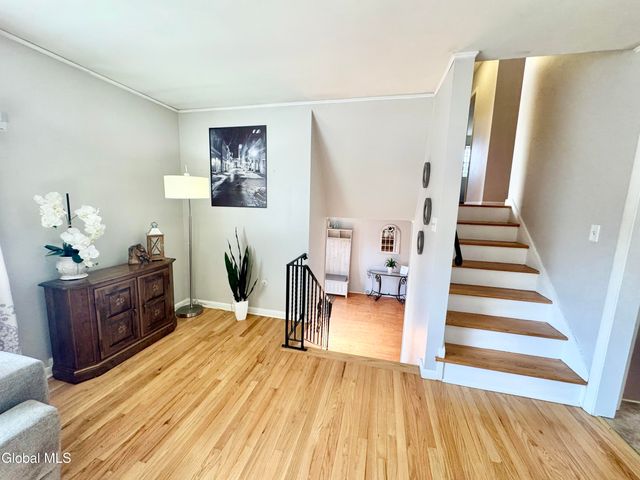 2221 Eastern Parkway, Niskayuna, NY 12309