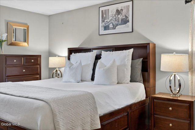 2221 Eastern Parkway, Niskayuna, NY 12309