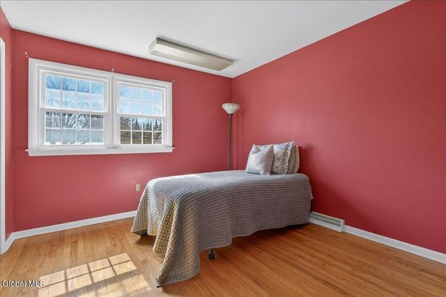 2221 Eastern Parkway, Niskayuna, NY 12309