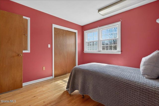 2221 Eastern Parkway, Niskayuna, NY 12309