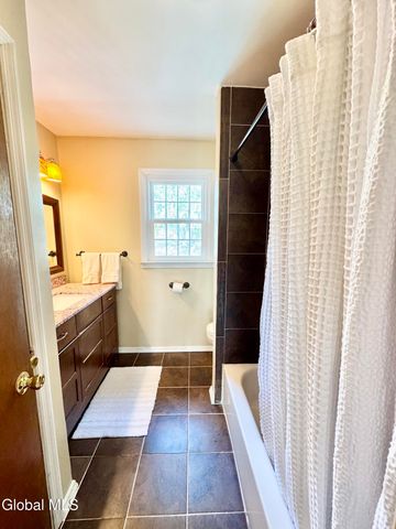 2221 Eastern Parkway, Niskayuna, NY 12309