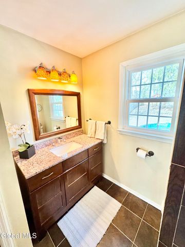 2221 Eastern Parkway, Niskayuna, NY 12309