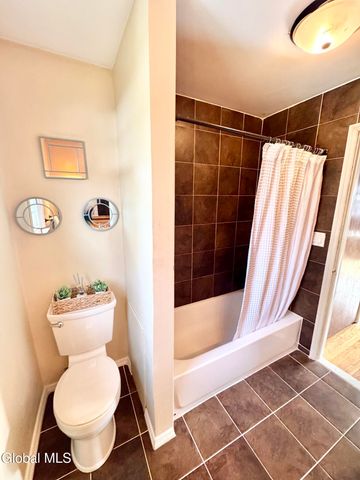 2221 Eastern Parkway, Niskayuna, NY 12309