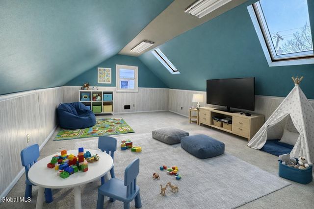 2221 Eastern Parkway, Niskayuna, NY 12309