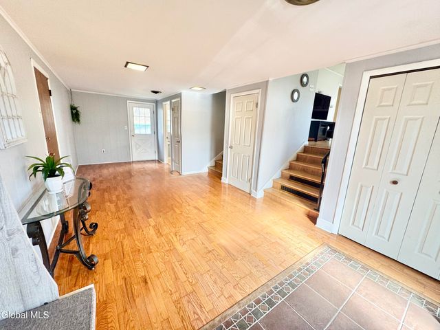 2221 Eastern Parkway, Niskayuna, NY 12309