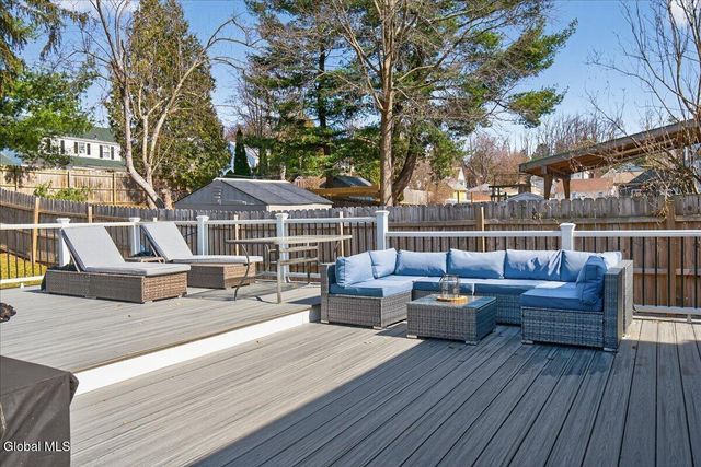 2221 Eastern Parkway, Niskayuna, NY 12309