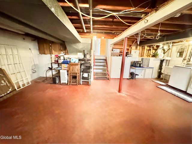 2221 Eastern Parkway, Niskayuna, NY 12309