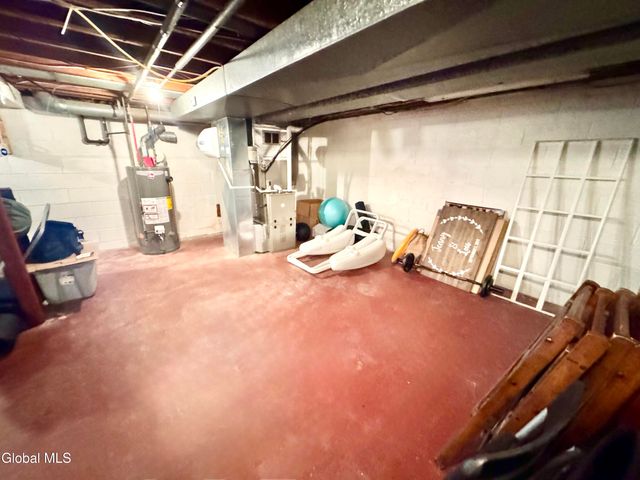 2221 Eastern Parkway, Niskayuna, NY 12309