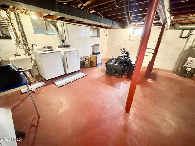 2221 Eastern Parkway, Niskayuna, NY 12309