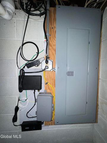 2221 Eastern Parkway, Niskayuna, NY 12309