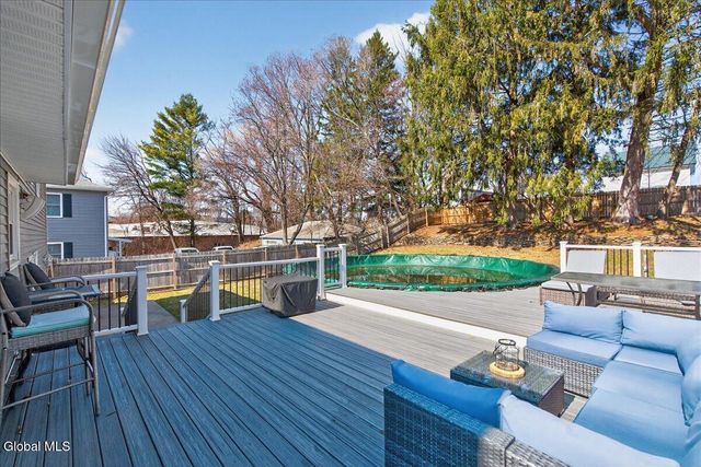 2221 Eastern Parkway, Niskayuna, NY 12309