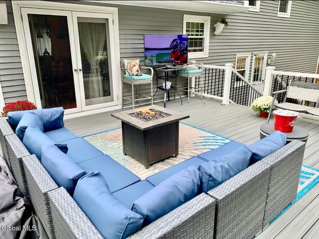 2221 Eastern Parkway, Niskayuna, NY 12309