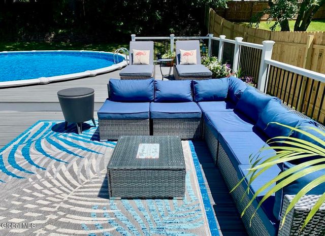 2221 Eastern Parkway, Niskayuna, NY 12309