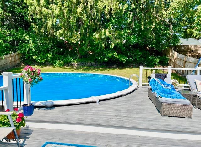 2221 Eastern Parkway, Niskayuna, NY 12309