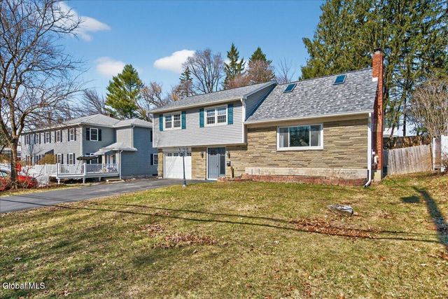 2221 Eastern Parkway, Niskayuna, NY 12309