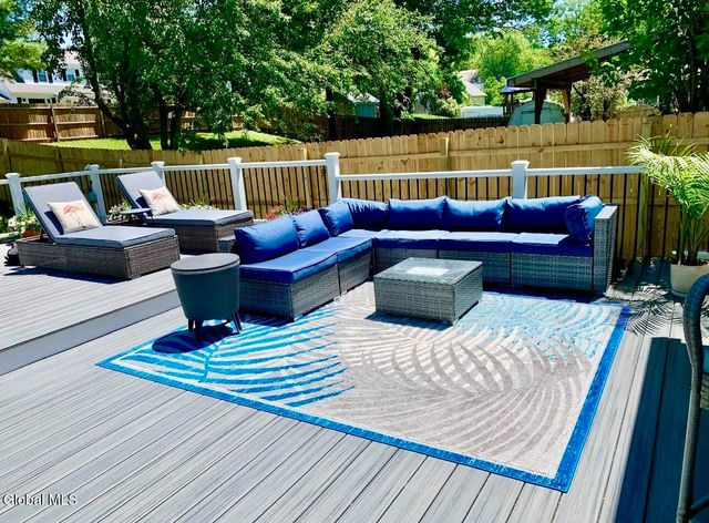 2221 Eastern Parkway, Niskayuna, NY 12309