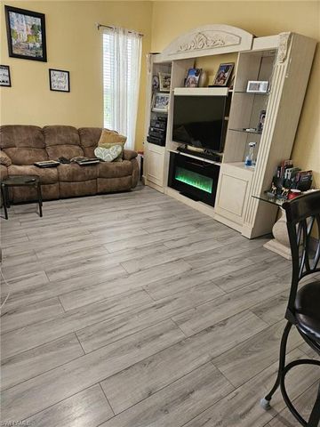 1324 SE 5th PL, Cape Coral, FL 33990