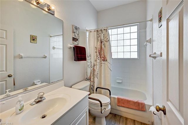 1324 SE 5th PL, Cape Coral, FL 33990