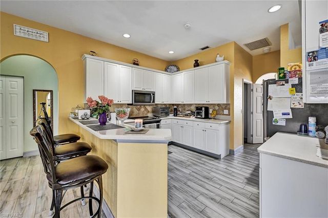 1324 SE 5th PL, Cape Coral, FL 33990