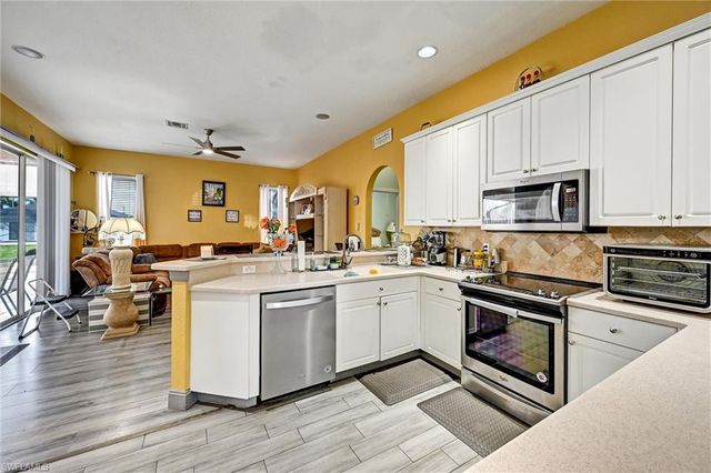 1324 SE 5th PL, Cape Coral, FL 33990