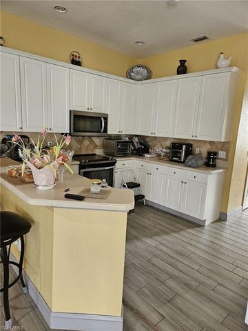 1324 SE 5th PL, Cape Coral, FL 33990