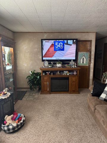 125 E Pennell Street, Bolivar, MO 65613