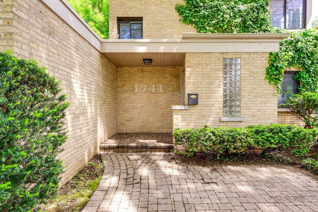 1741 Beverly Place, Highland Park, IL 60035