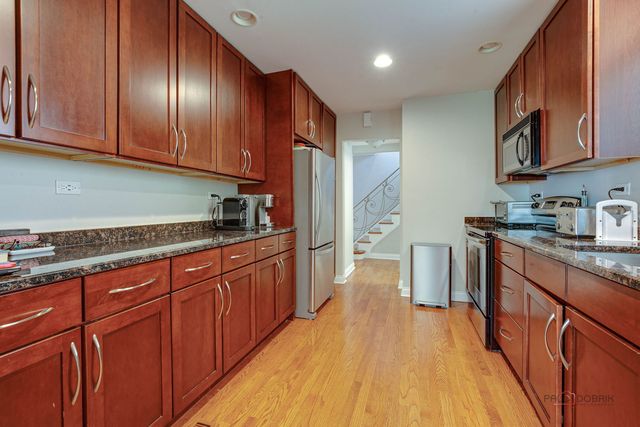 1741 Beverly Place, Highland Park, IL 60035