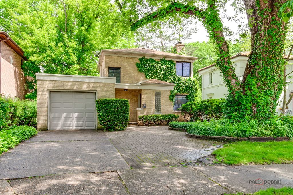 1741 Beverly Place, Highland Park, IL 60035