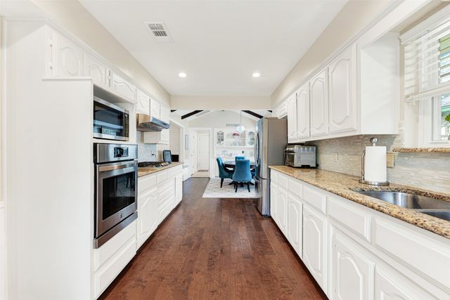 2804 Meadowbrook Drive, Plano, TX 75075