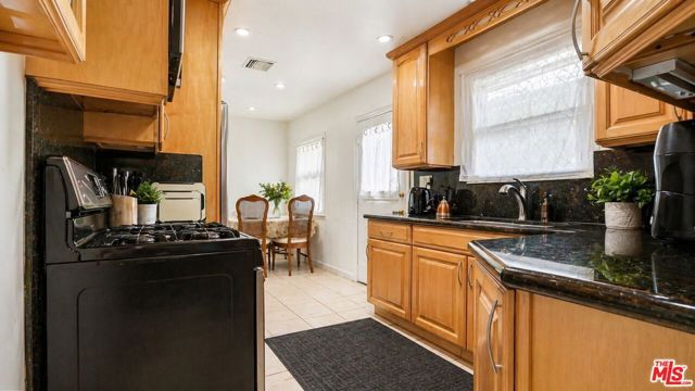 10341 Arminta Street, Sun Valley (los Angeles), CA 91352