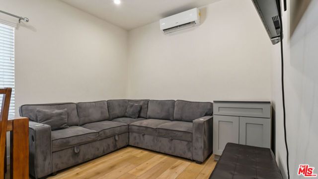 10341 Arminta Street, Sun Valley (los Angeles), CA 91352