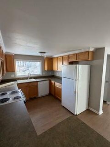 511 W Berry Avenue, Lansing, MI 48910