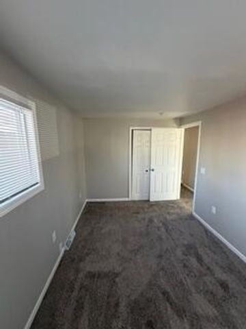511 W Berry Avenue, Lansing, MI 48910