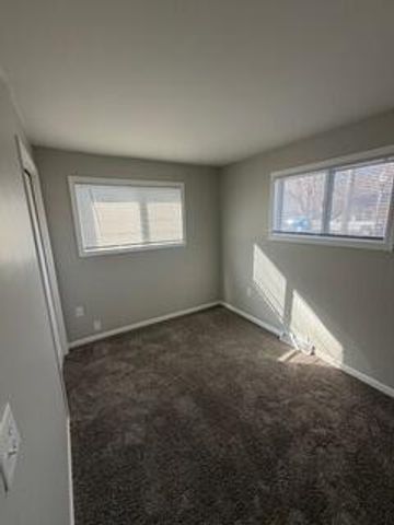 511 W Berry Avenue, Lansing, MI 48910