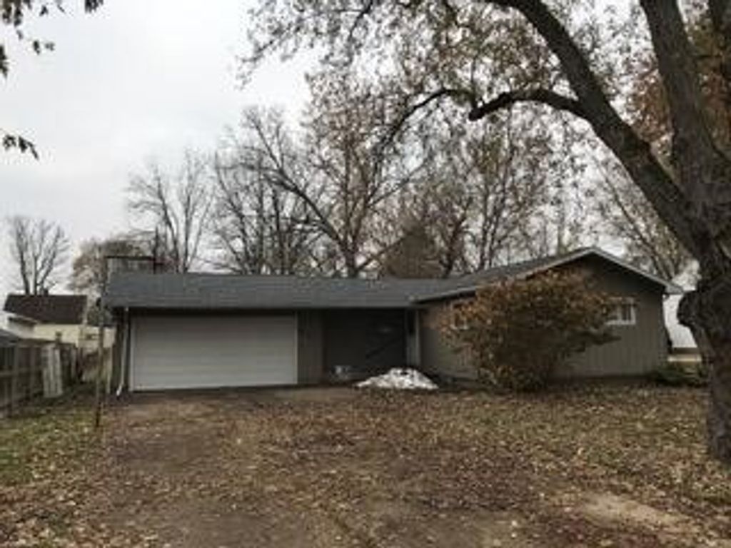 511 W Berry Avenue, Lansing, MI 48910
